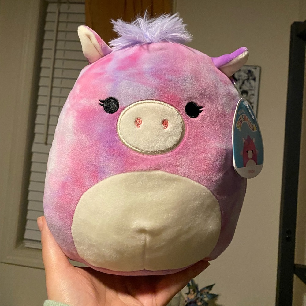 Squishmallow 8” Willow the pegasus